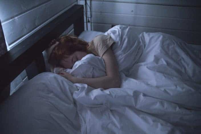 Qué envidia siento de tus almohadas porque ellas pueden pasar toda la noche contigo.jpg