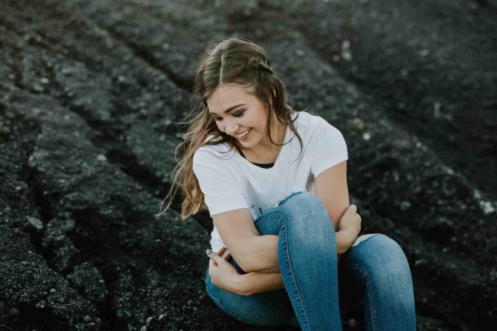 Interesting QUestions to Ask a Girl - Featured